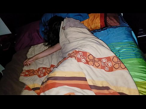 ❤️ Stiefseun berispe sy jong stiefma terwyl sy slaap. ❤ Seksvideo by porn af.assistentai.ru ❌️